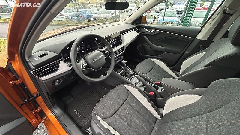 Škoda Kamiq (2025) 1.0TSI DSG Top Selection - fotka 13 z 21