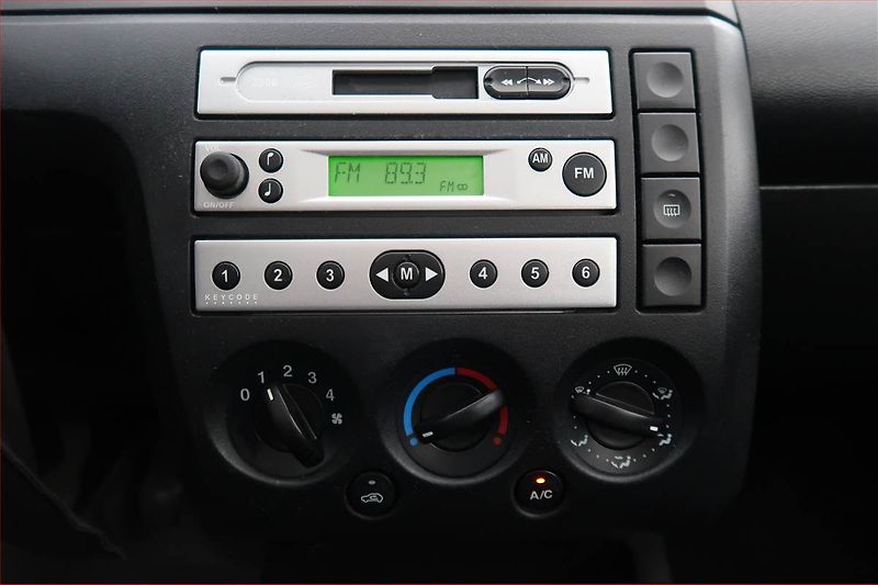 Ford Fiesta (2005) Trend 1.3 i, po STK, Klima - fotka 12 z 14