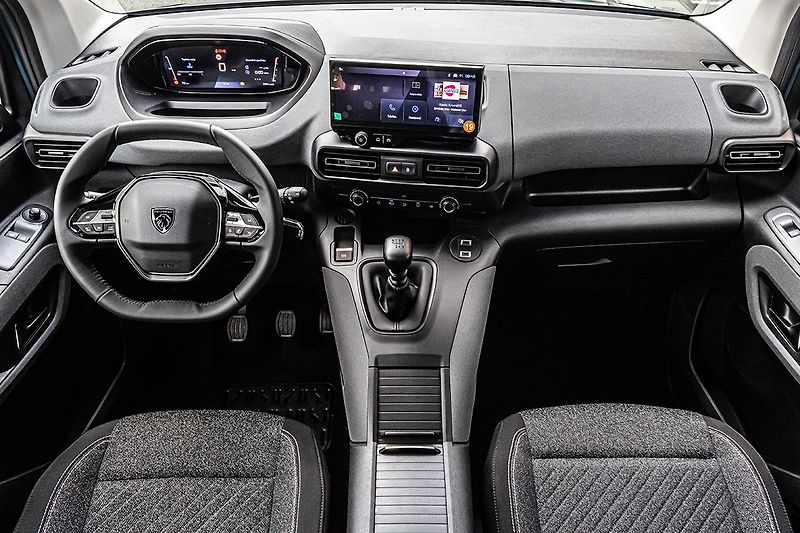 Peugeot Rifter (2025) 1,5 LONG ALLURE BlueHDi 130 S& - fotka 14 z 15