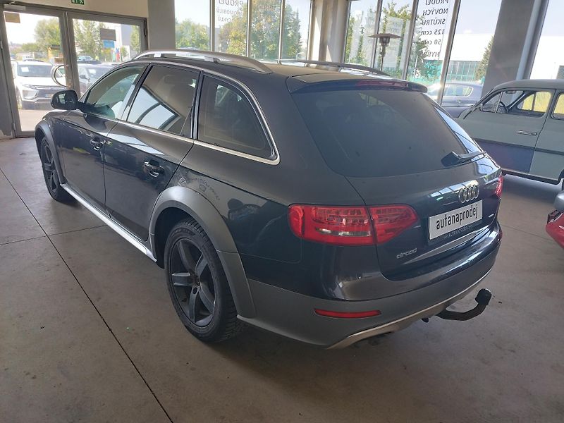 Audi A4 Allroad (2012) 2,0TDI,LED,ALU,TAŽNÝ,MAN,4X4 - fotka 7 z 25