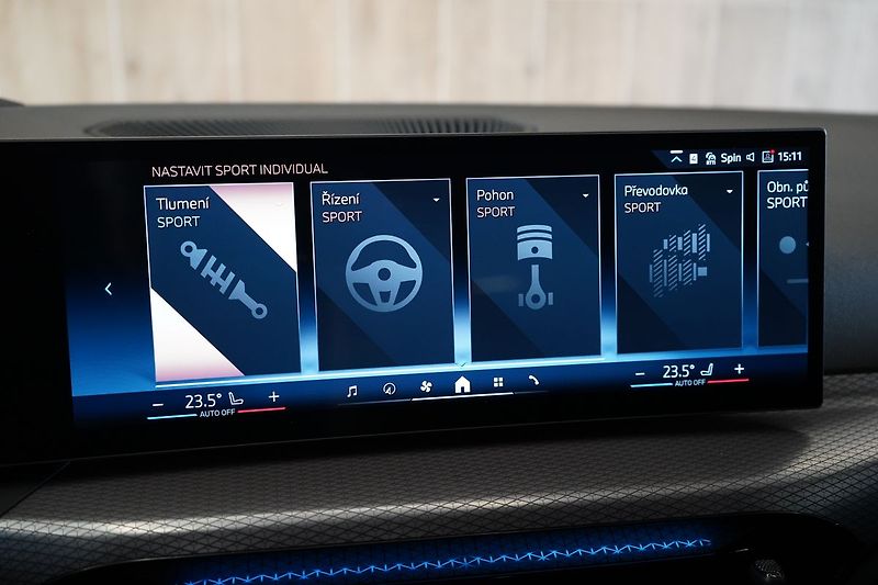 BMW Řada 3 320d xDrive Touring, HUD, ACC - fotka 28 z 43