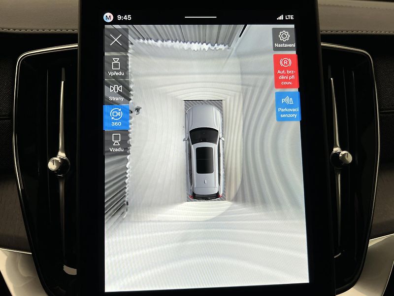 Volvo XC90 (2026) B5 AWD DARK PLUS - fotka 34 z 47