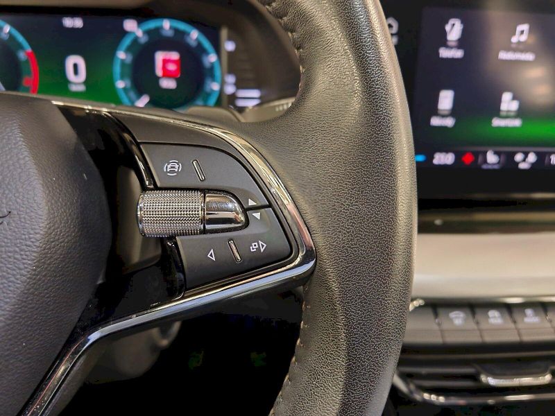Škoda Octavia (2022) 2.0 TSI 140 kW DSG 4x4 Style P - fotka 9 z 30