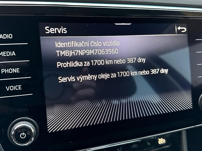Škoda Superb 2.0TDi 110 kW AMBITION PLUS DS - fotka 24 z 24