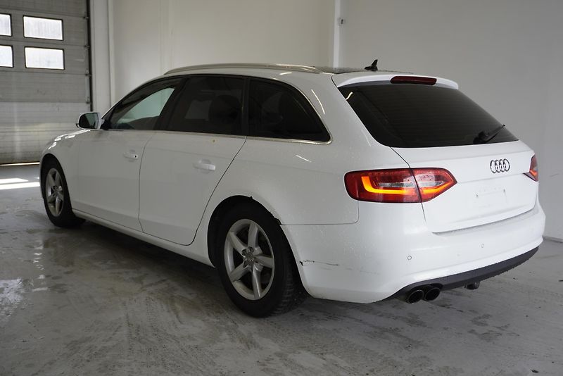 Audi A4 2,0 TDI S-LINE - fotka 7 z 30