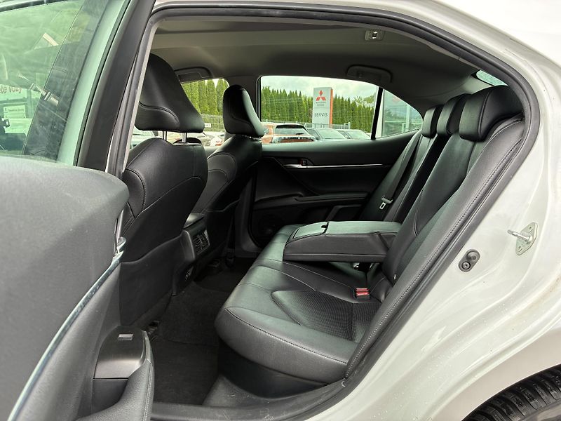 Toyota Camry (2021) 2,5Hybrid Executive  - fotka 14 z 20