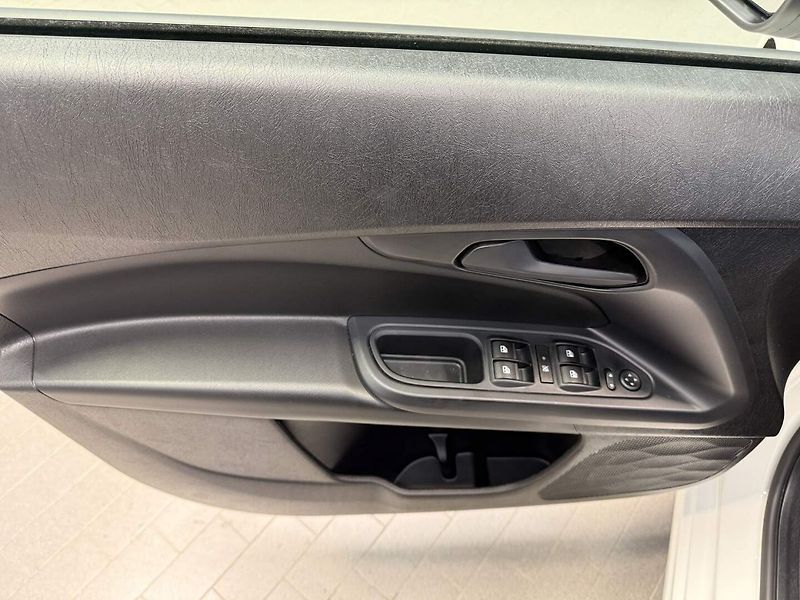 Fiat Tipo (2025) Sedan 1.6 MultiJet 130k MAN6 B - fotka 16 z 22