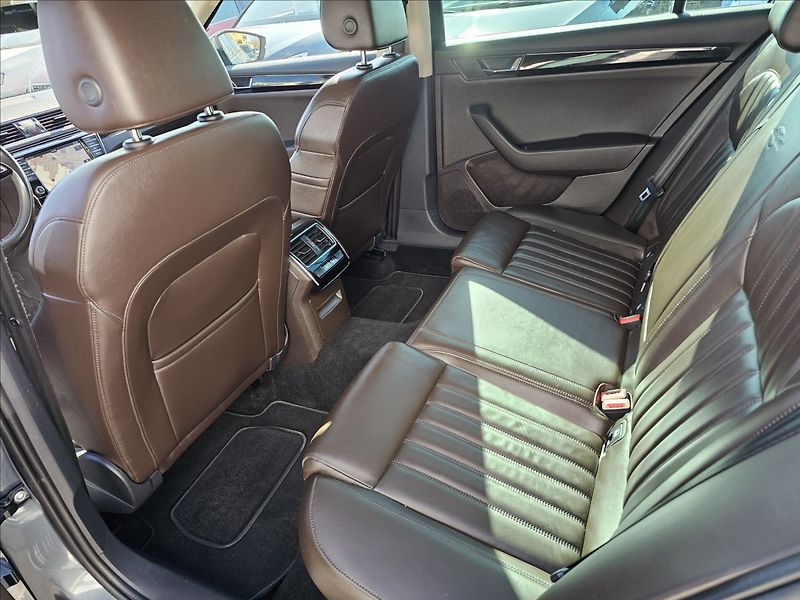 Škoda Superb 3 2,0TDi Laurin & Klement - fotka 28 z 46