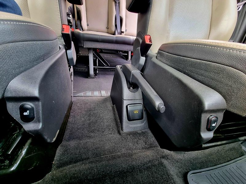 Ford Tourneo Custom (2017) 2,0 TDCi 96kW L2 Titanium,8.mí - fotka 15 z 23