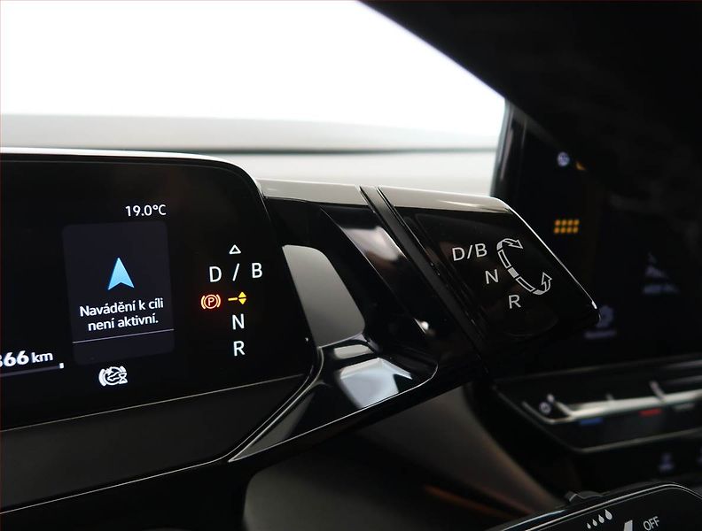 Volkswagen ID.5 (2022) Pro Perf. (82 kWh), SoH 92% - fotka 13 z 30