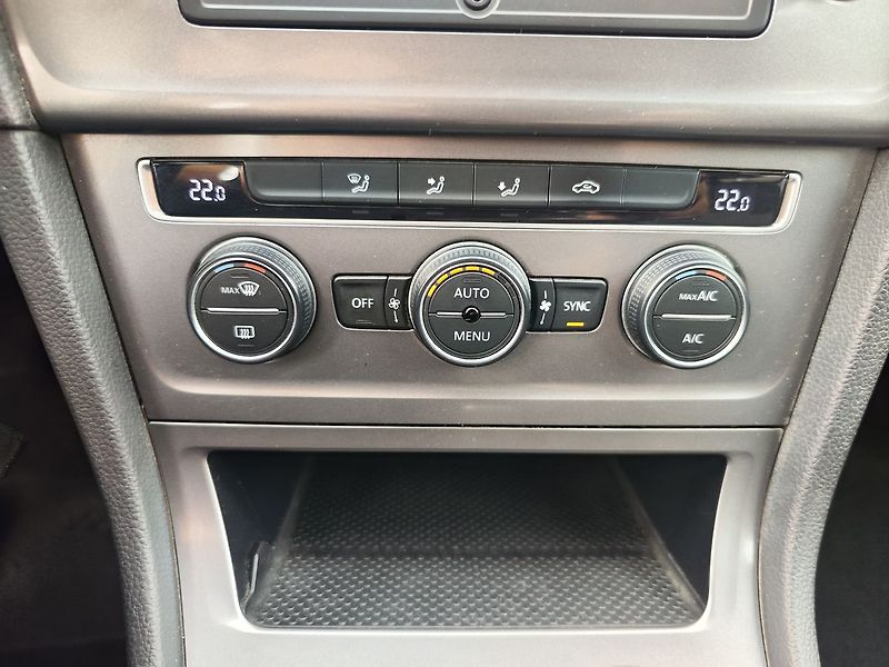 Volkswagen Golf 1.2 TSI/63kW Trendline - fotka 17 z 36