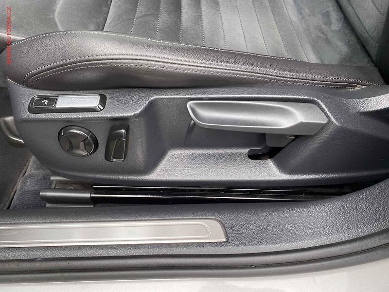 Volkswagen Passat (2015) 2.0TDI, LED, navi - fotka 14 z 18