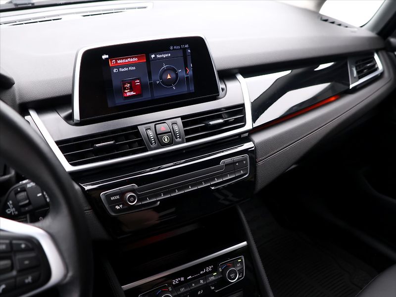 BMW Řada 2 1.5 218i GRAN TOURER - fotka 17 z 30