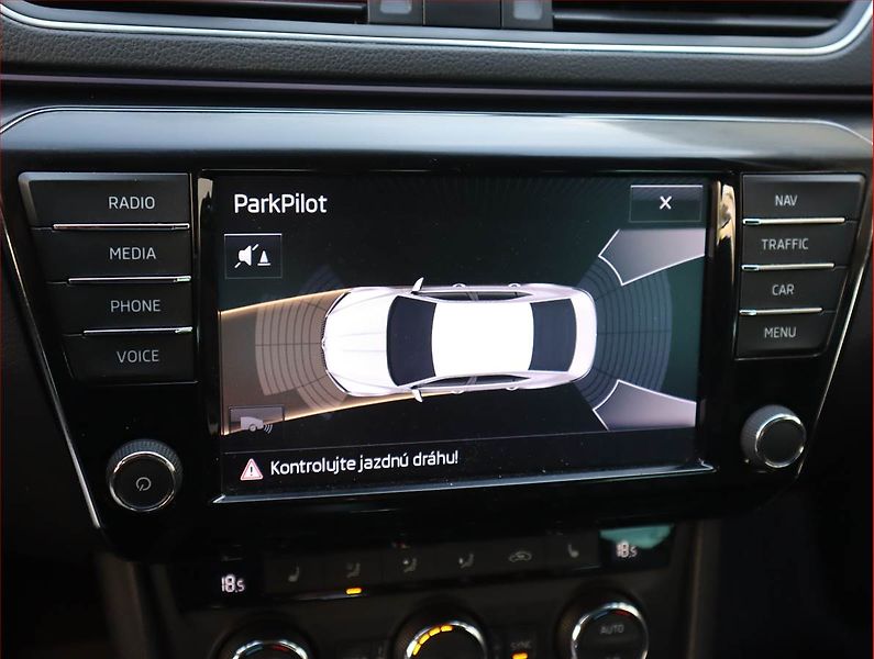 Škoda Superb (2016) Laurin&Klement 1.8 TSI - fotka 21 z 21