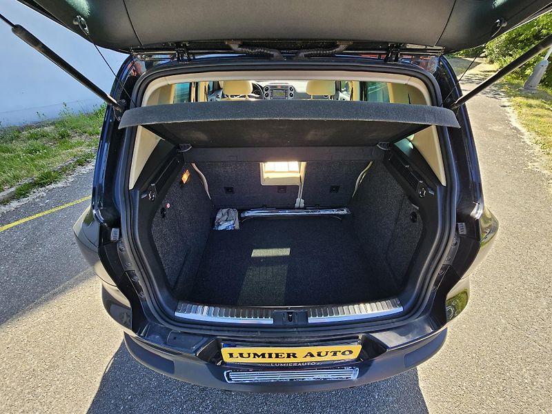 Volkswagen Tiguan (2009) 2.0TDI, 4MOTION, PANORAMA - fotka 19 z 21