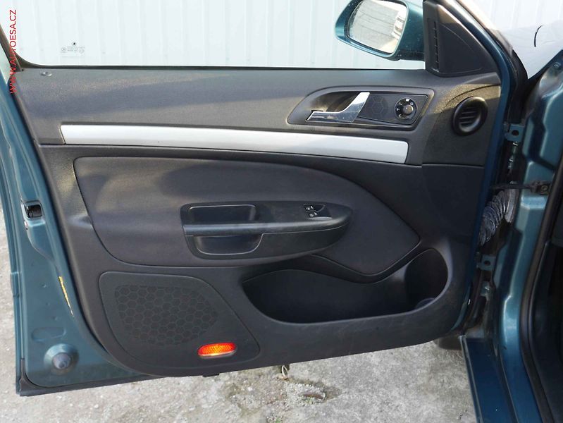 Škoda Octavia (2004) 1.9 TDi, 2.maj, Ambiente, TZ - fotka 14 z 15