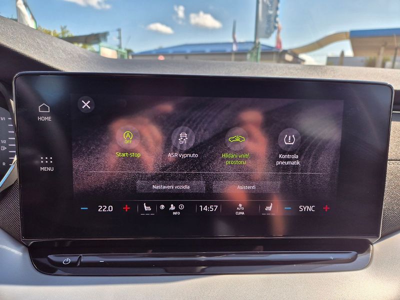 Škoda Octavia Combi 2,0 TDI DSG 110kW Style - fotka 20 z 28