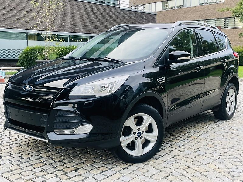Ford Kuga 2.0TDCi 4x4 MAN TAŽNÉ VÝHŘEV - fotka 2 z 44