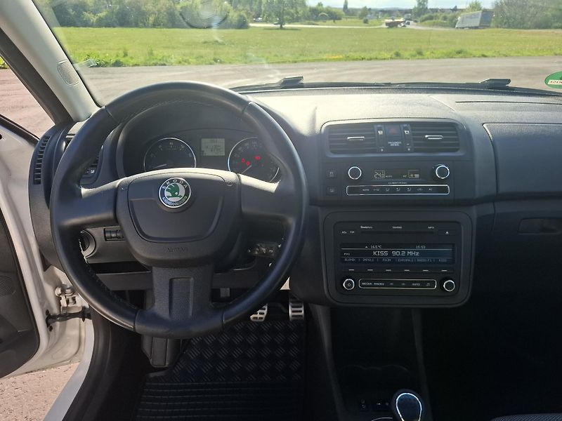 Škoda Roomster (2012) edice SCOUT 1.2TSi 63kW,klima - fotka 10 z 19