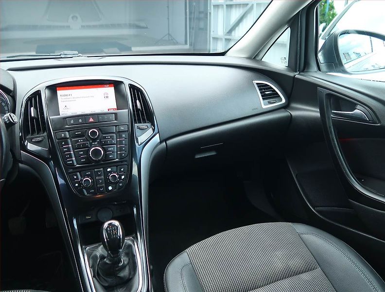 Opel Astra (2015) 1.6 CDTI, Serv.kniha, Tempomat - fotka 8 z 15