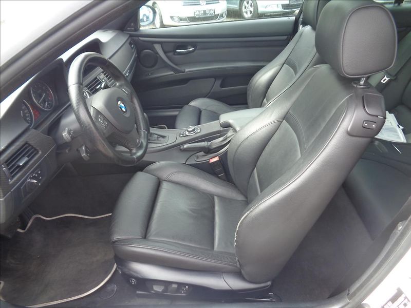 BMW Řada 3 3,0 - fotka 17 z 26