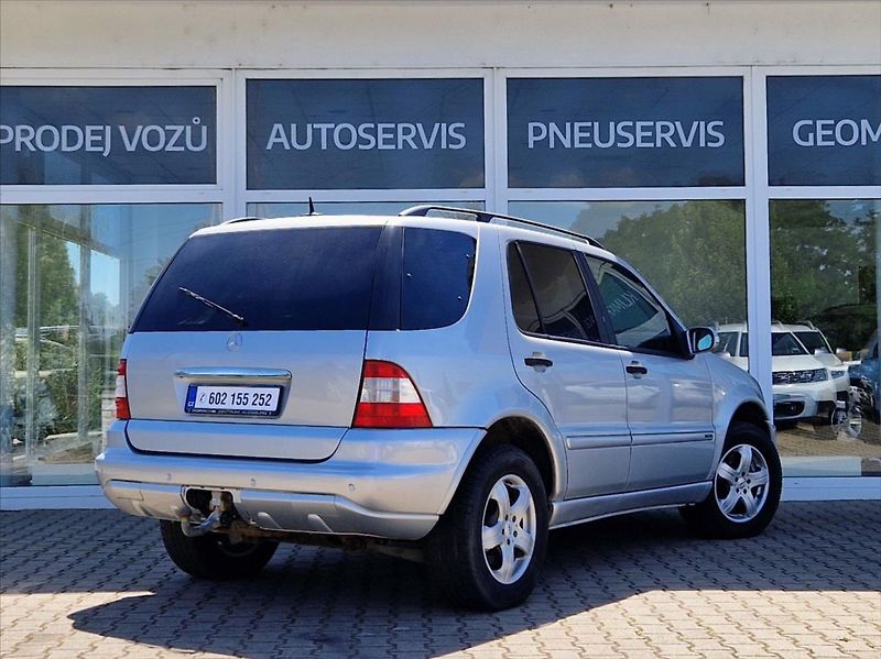 Mercedes-Benz Třídy M 2,7 CDI 120kW AUTO  ML 270 CDI - fotka 5 z 33