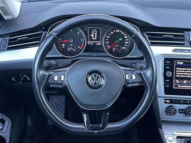 Volkswagen Passat (2018) Variant 2.0 TDI DSG Comfortlin - fotka 6 z 27