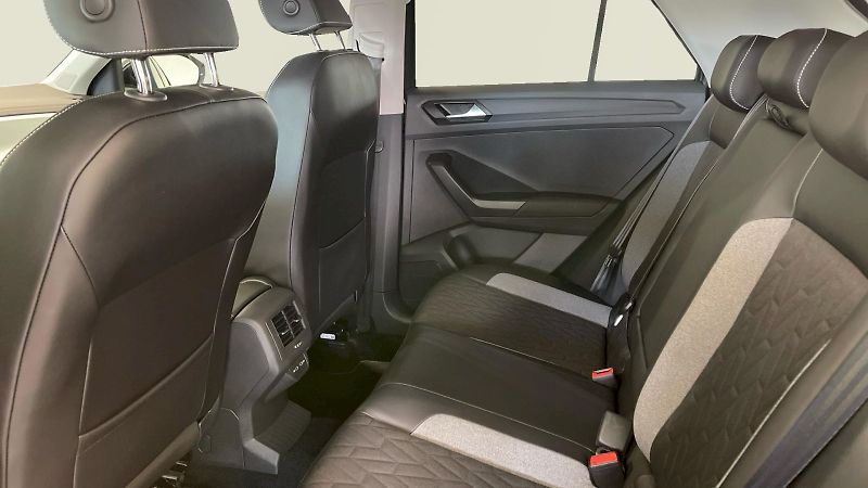 Volkswagen T-Roc (2025) Life GOAL 1.0 TSI 85kW - fotka 12 z 32
