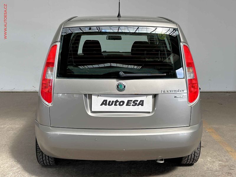 Škoda Roomster (2011) 1.2 TSi, Style, park. čidla - fotka 5 z 14