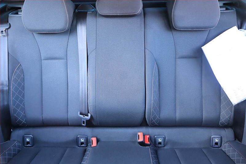Škoda Kamiq (2021) 1.5 TSI - fotka 10 z 26