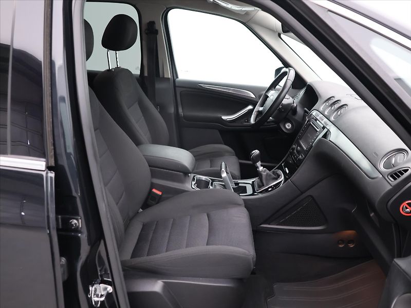 Ford S-MAX 2,0 TDCI 103kW Convers+ 7-Míst - fotka 12 z 32