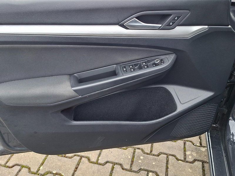 Volkswagen Golf (2021) 2.0TDI 85kW DSG -TAŽ.ZAŘ.-DPH - fotka 22 z 39