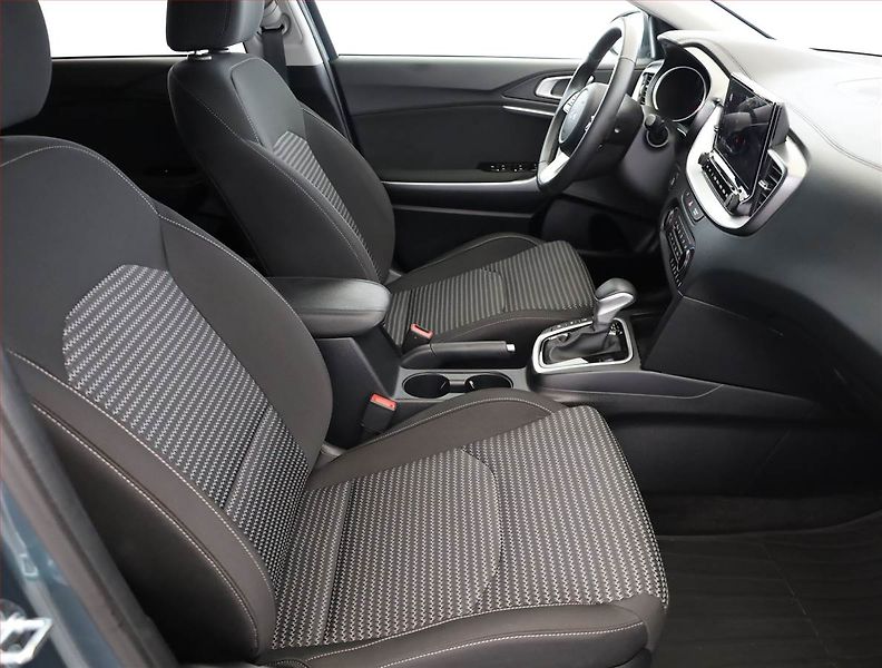 Kia Ceed (2025) 1.5 T-GDI - fotka 7 z 21
