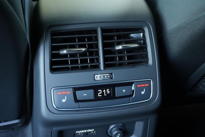 Audi A4 Allroad 50 TDI,Webasto, HUD, Kůže, B&O - fotka 39 z 46