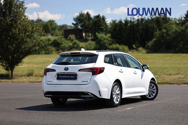 Toyota Corolla 2.0 HEV e-CVT COMFORT TECH - fotka 2 z 24