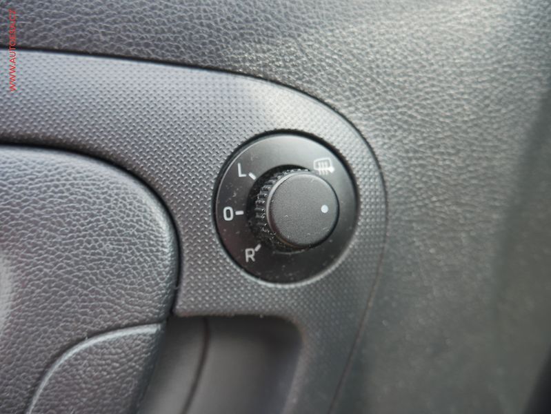 Škoda Fabia (2014) 1.6 TDi, Ambiente, TZ - fotka 14 z 19
