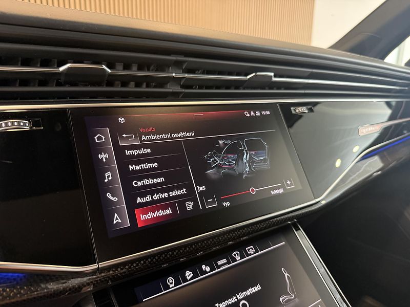 Audi SQ7 TDI V8 B&O 7míst Laser Carbon - fotka 37 z 49