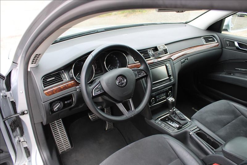 Škoda Superb 3,6 FSi  4 x 4, DSG, 191KW - fotka 10 z 29