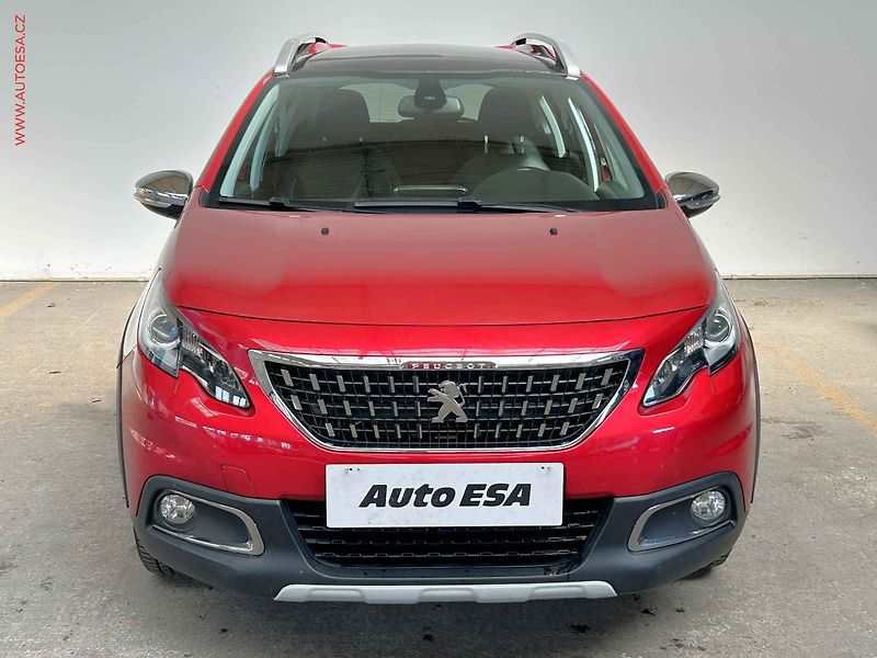 Peugeot 2008 (2019) 1.2 PT, Crossway, navi, panor - fotka 2 z 16