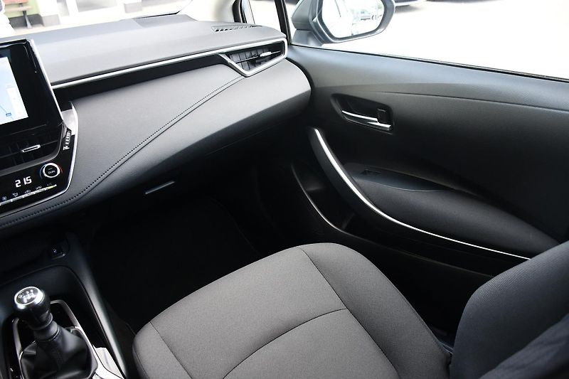 Toyota Corolla 1,5 VVT-i DYNAMIC FORCE COMFOR - fotka 25 z 50