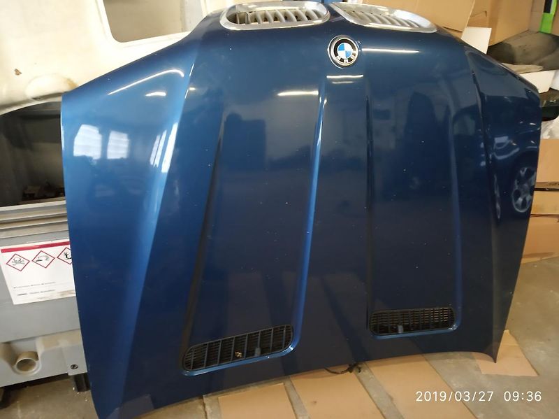 BMW X5 (2003) E53 kapota dunkel blau - fotka 2 z 3