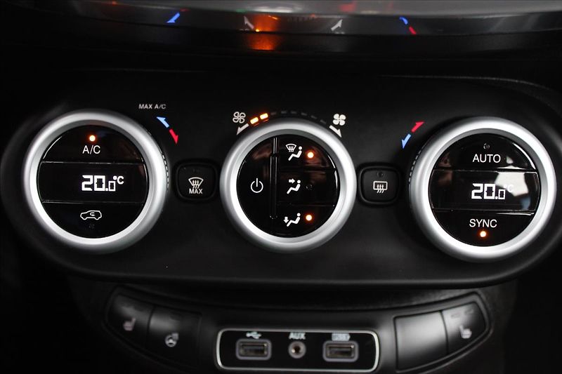 Fiat 500X 1,4 T  ČR,1.MAJITEL,AUTOMAT - fotka 15 z 28