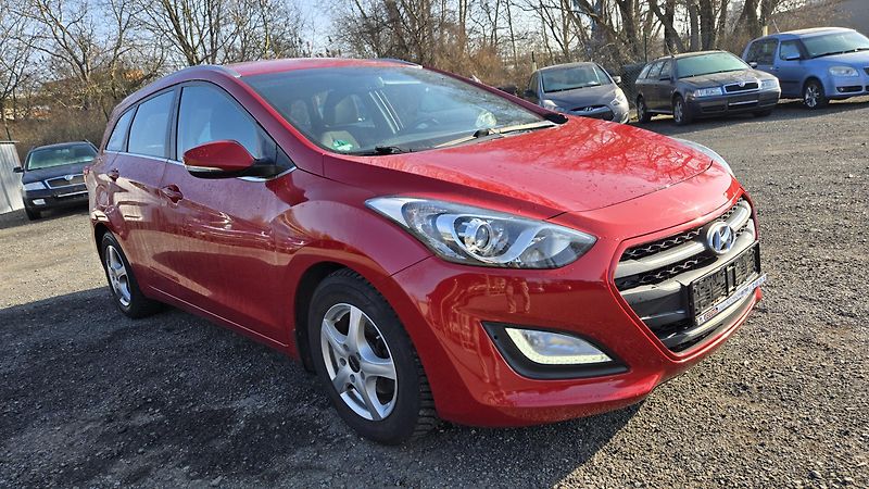 Hyundai i30 1.6GDI STYLE  99KW - fotka 5 z 44