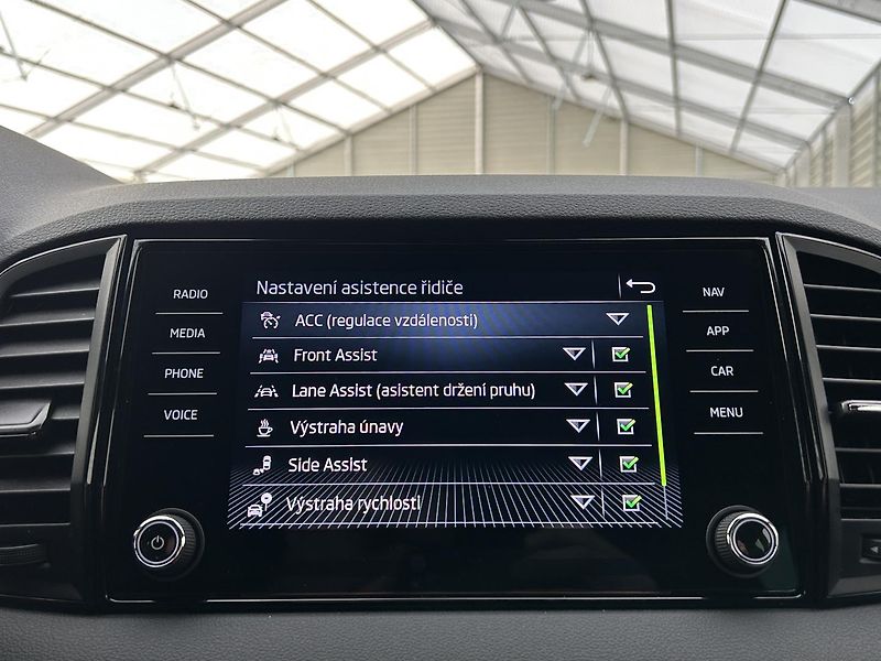 Škoda Karoq 2.0 TDI 4x4 SportLine - fotka 10 z 32