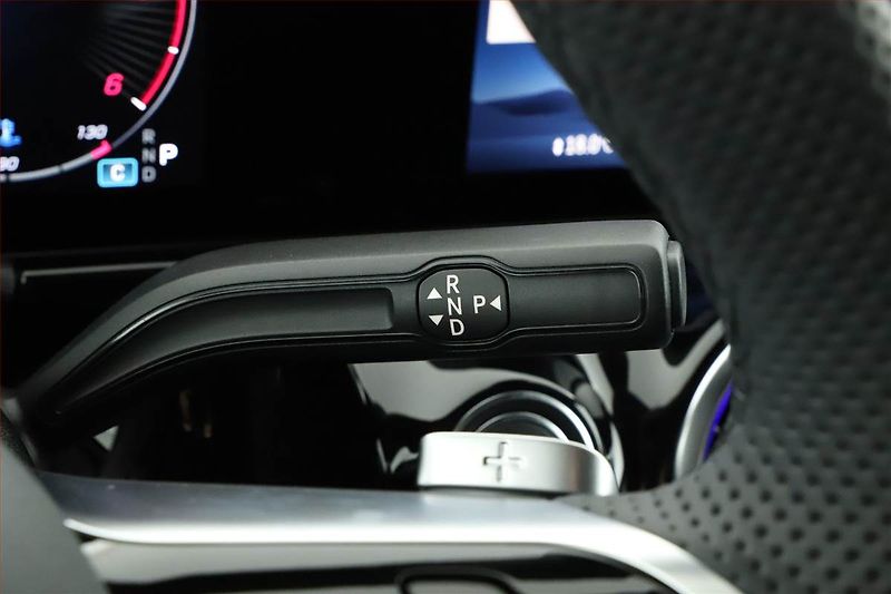 Mercedes-Benz GLA (2025) 200 d, AMG Line, Navigace - fotka 14 z 20