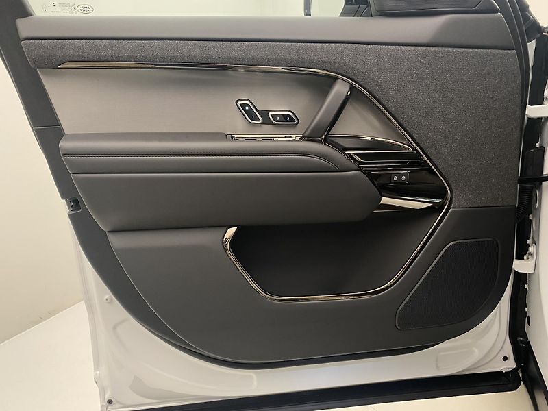 Land Rover Range Rover Sport (2025) D300 DYNAMIC SE AWD REZERVACE - fotka 7 z 60