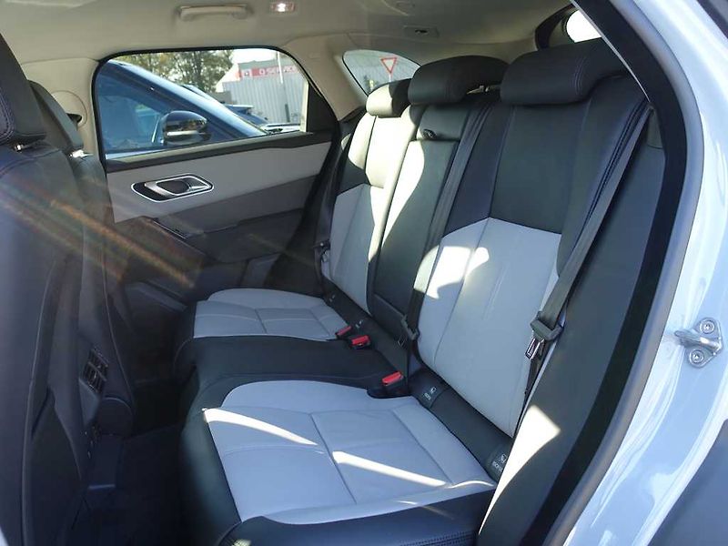 Land Rover Range Rover Velar 3,0  Dynamic SE D300 - fotka 15 z 38