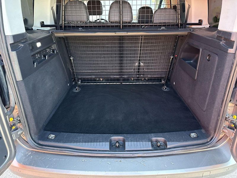 Volkswagen Caddy (2021) 1.5 TSI DSG Style - fotka 27 z 28