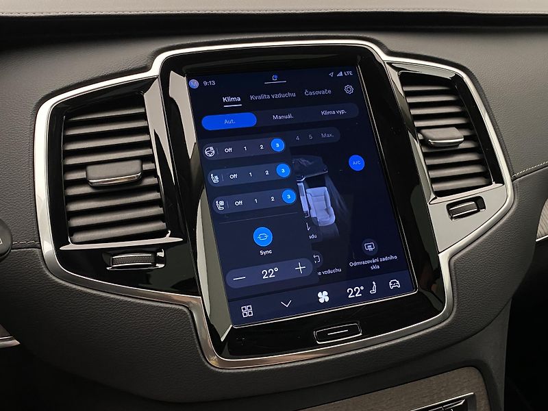Volvo XC90 T8 AWD PLUG-IN ULTIMATE BRIGHT - fotka 42 z 72
