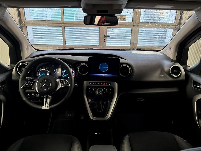 Mercedes-Benz Třídy T (2025) 0,0 EQT 200 S - fotka 7 z 10